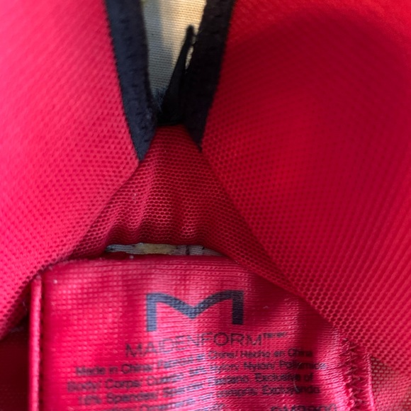 Red bra 34B - Picture 2 of 2